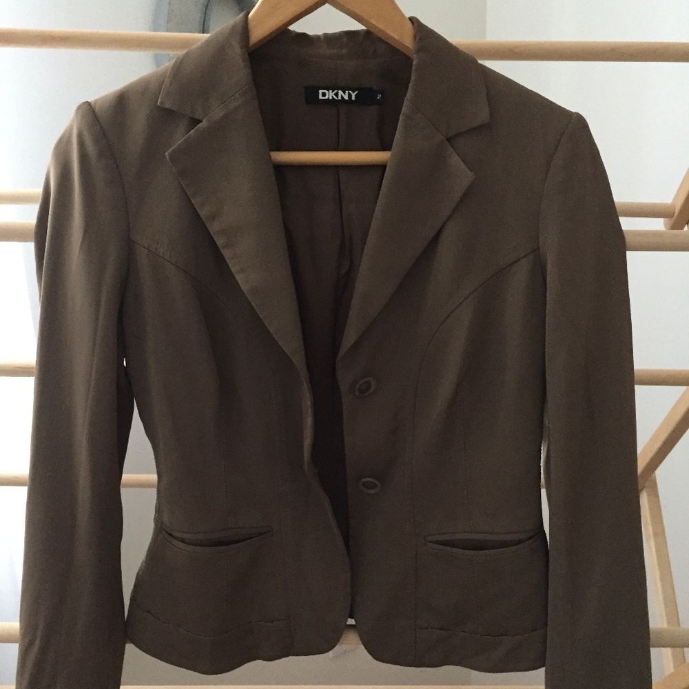 DKNY Short tan blazer